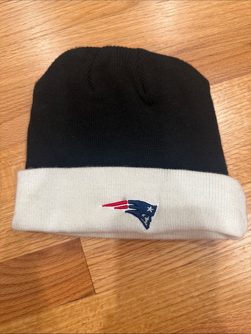 Team Apparel Black and White Cuffed Beanie with Team Logo